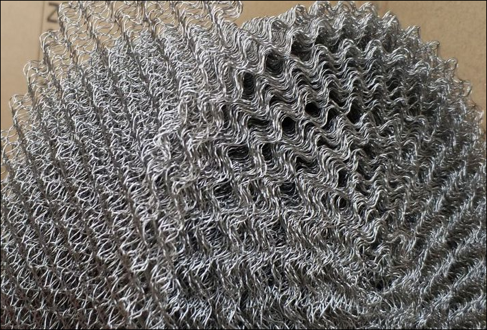 Demister knitted mesh corrugated wire