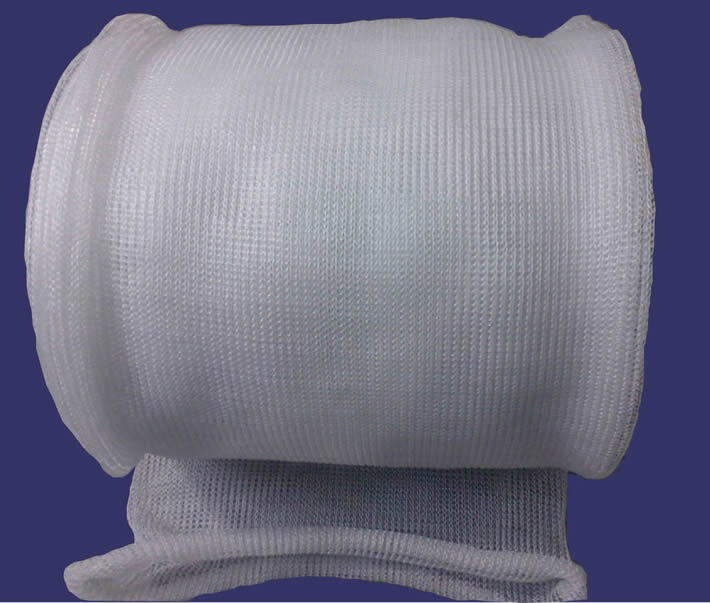 Polyethylene knitted wire mesh in tube form for scrubber filter